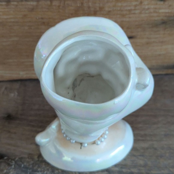 Vtg 4.25" Lefton Lady Head Vase Pearlescent White Dress and Hat Pearl Necklace - Picture 6 of 11